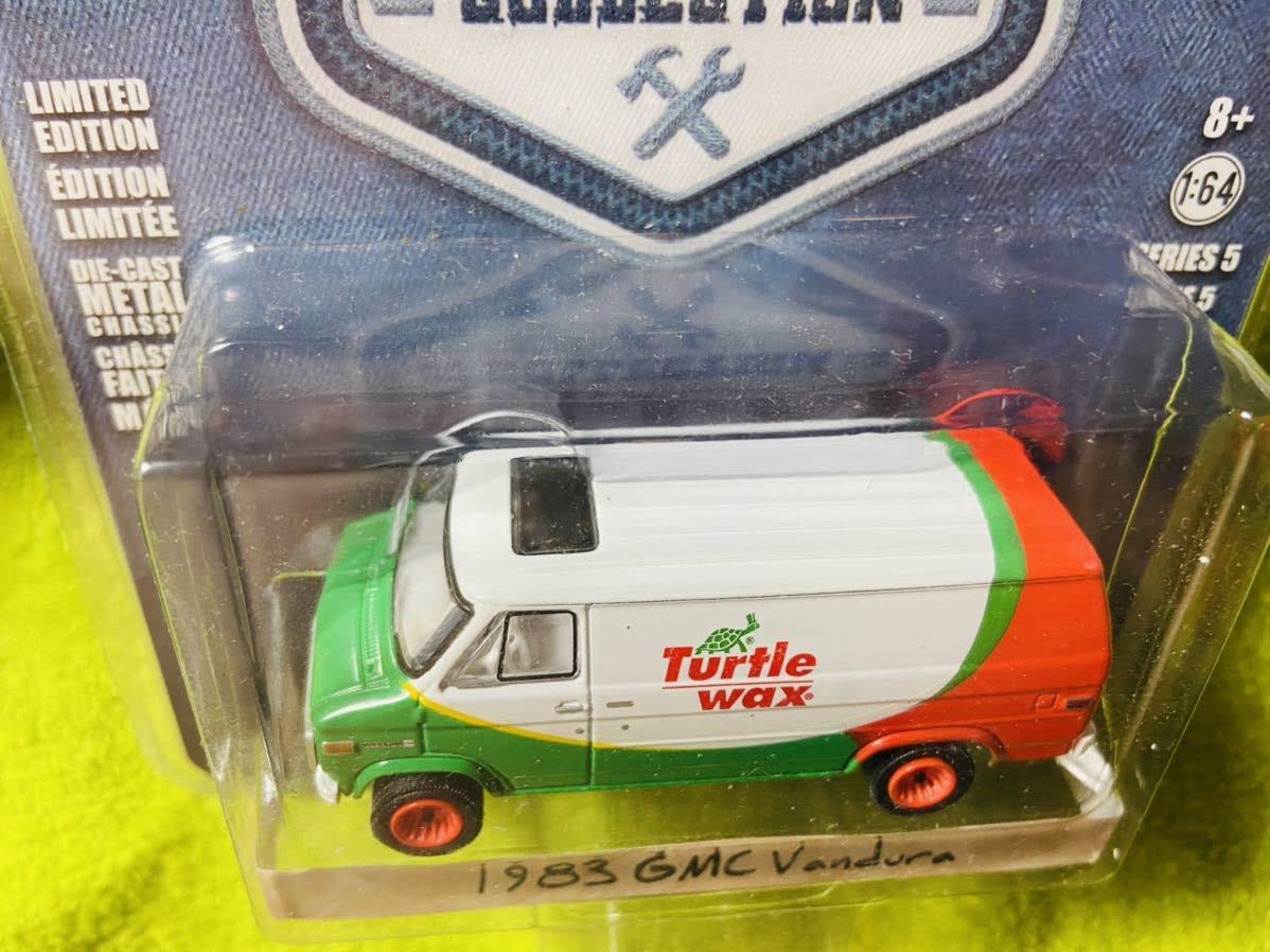 Amazon | 1983 GMC バンデューラ 1/64 グリーンライト BLUE COLLAR